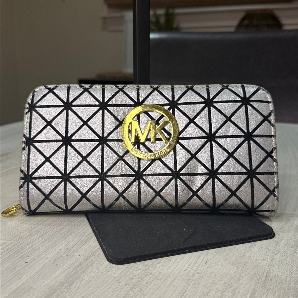 MK Silver and Black Triangular Pattern Wallet